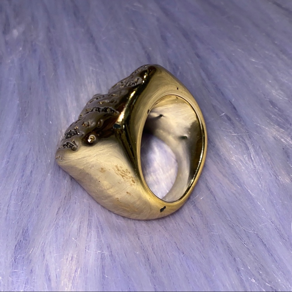 Vintage Gold Statement Ring - Picture 5 of 6